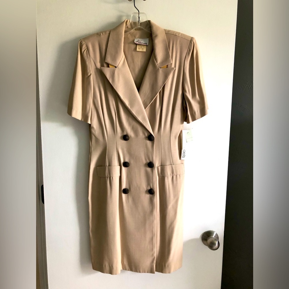 Cream colored ladies Dress for success with tags. Brand new, never worn